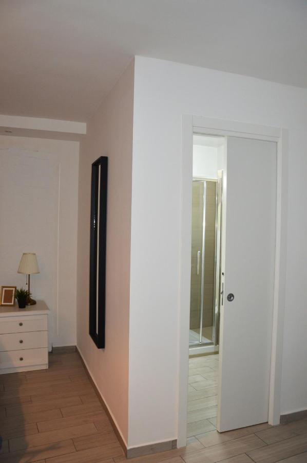 Carmelina 20 Apartment Наполи Екстериор снимка