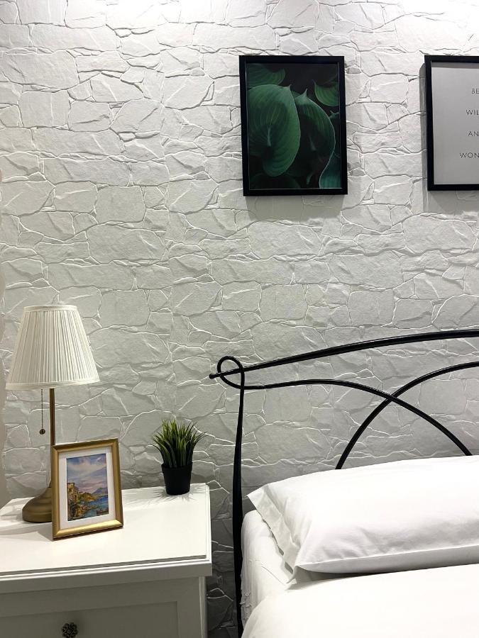 Carmelina 20 Apartment Наполи Екстериор снимка